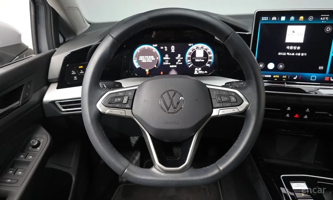 Фото 13 - Volkswagen Golf