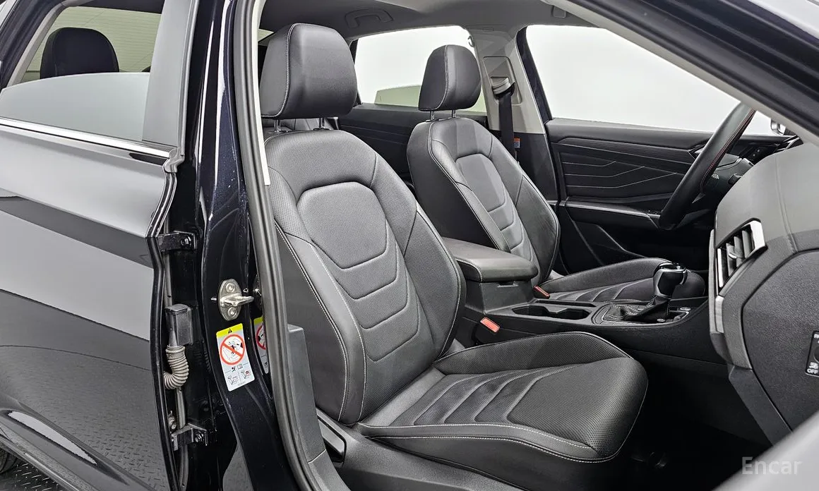 Photo 10 - Volkswagen Jetta