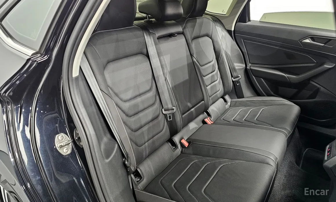 Photo 12 - Volkswagen Jetta