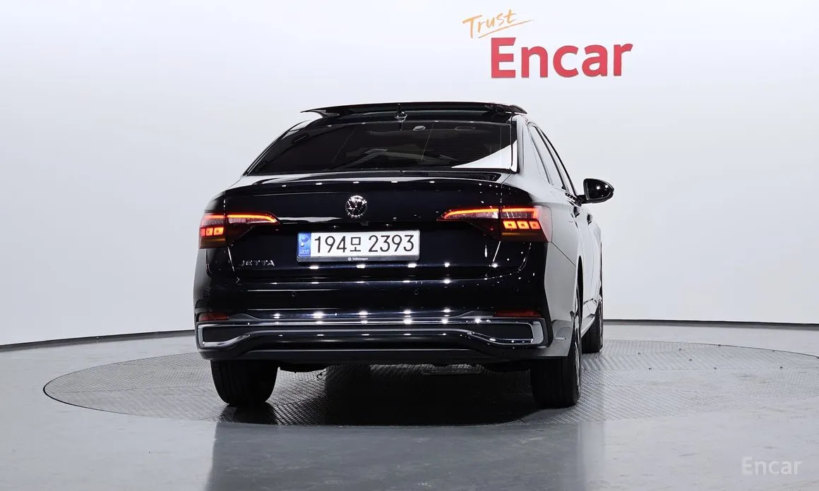 Photo 4 - Volkswagen Jetta