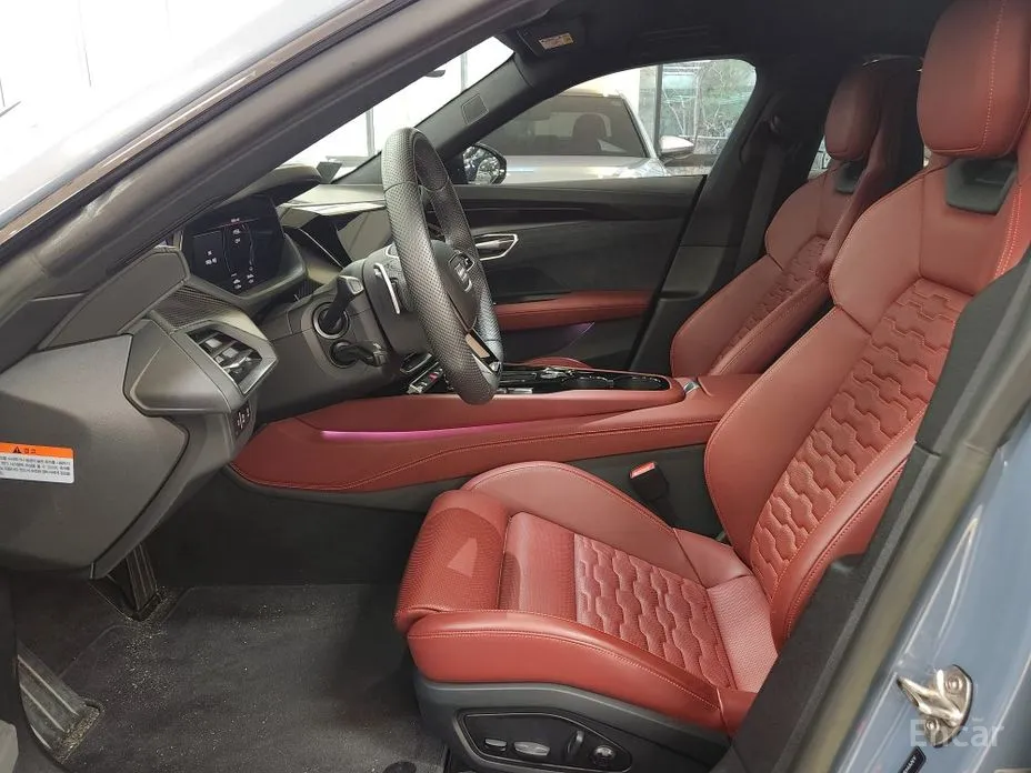 Фото 10 - Audi e-tron GT