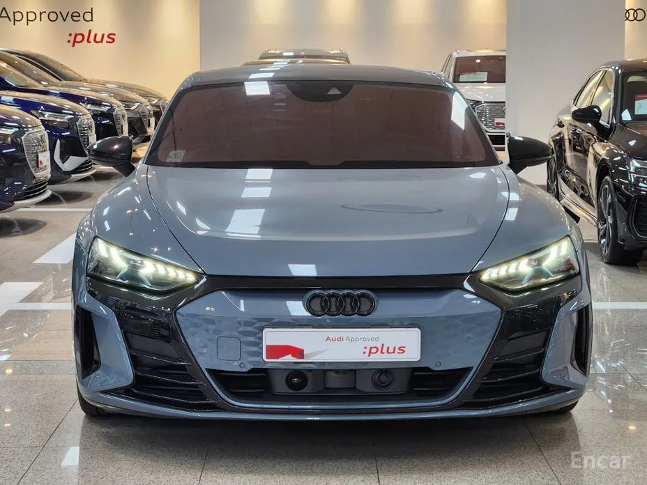 Фото 3 - Audi e-tron GT