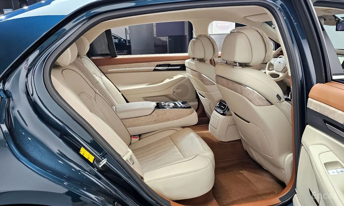 Фото 12 - Genesis G90