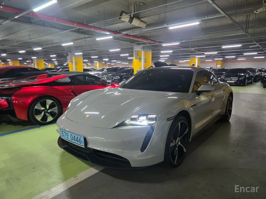 Фото 1 - Porsche Taycan