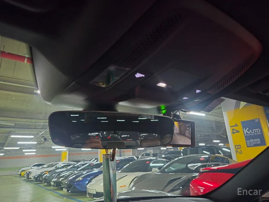 Фото 10 - Porsche Taycan