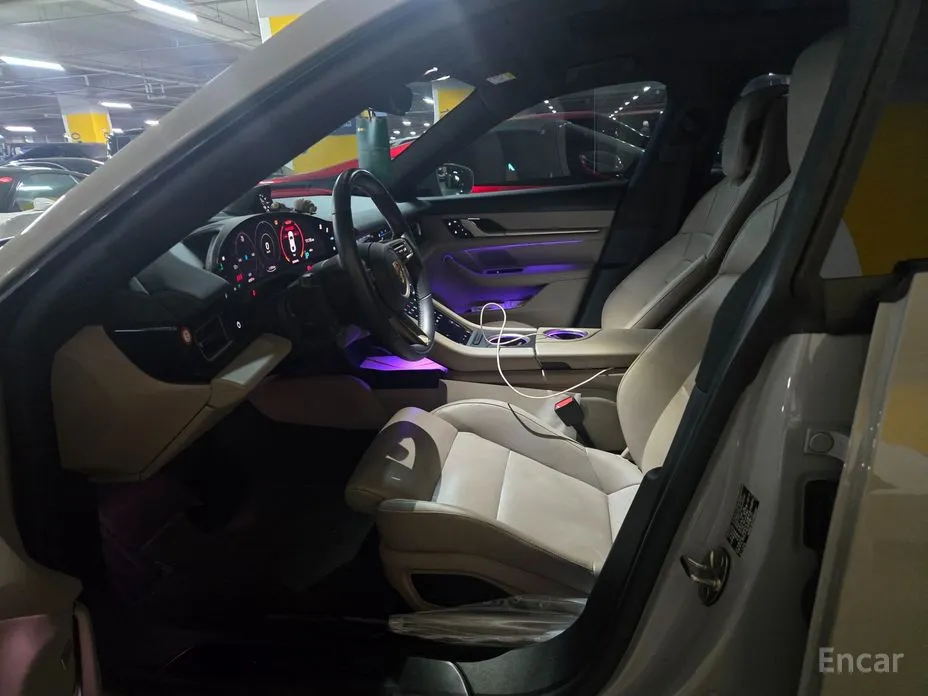 Фото 13 - Porsche Taycan