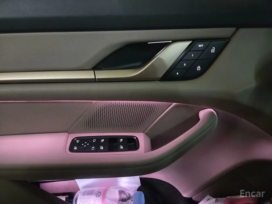 Фото 16 - Porsche Taycan