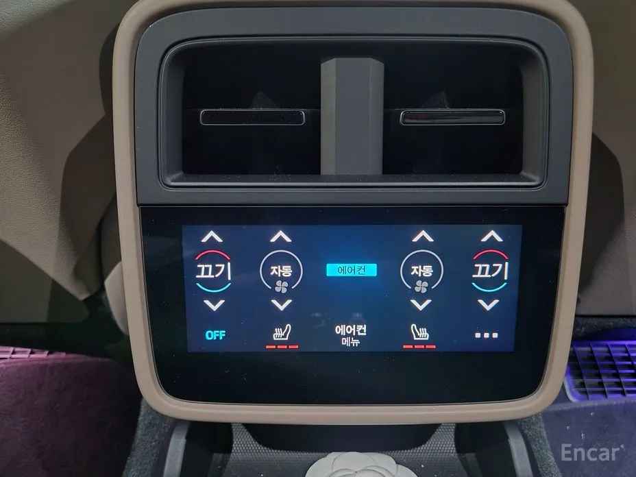 Фото 18 - Porsche Taycan