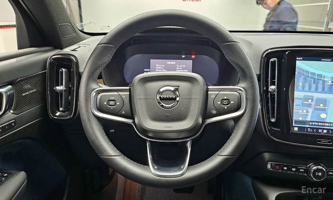 Фото 13 - Volvo C40