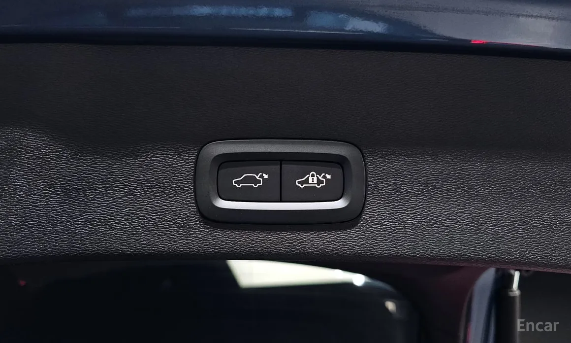 Фото 18 - Volvo C40