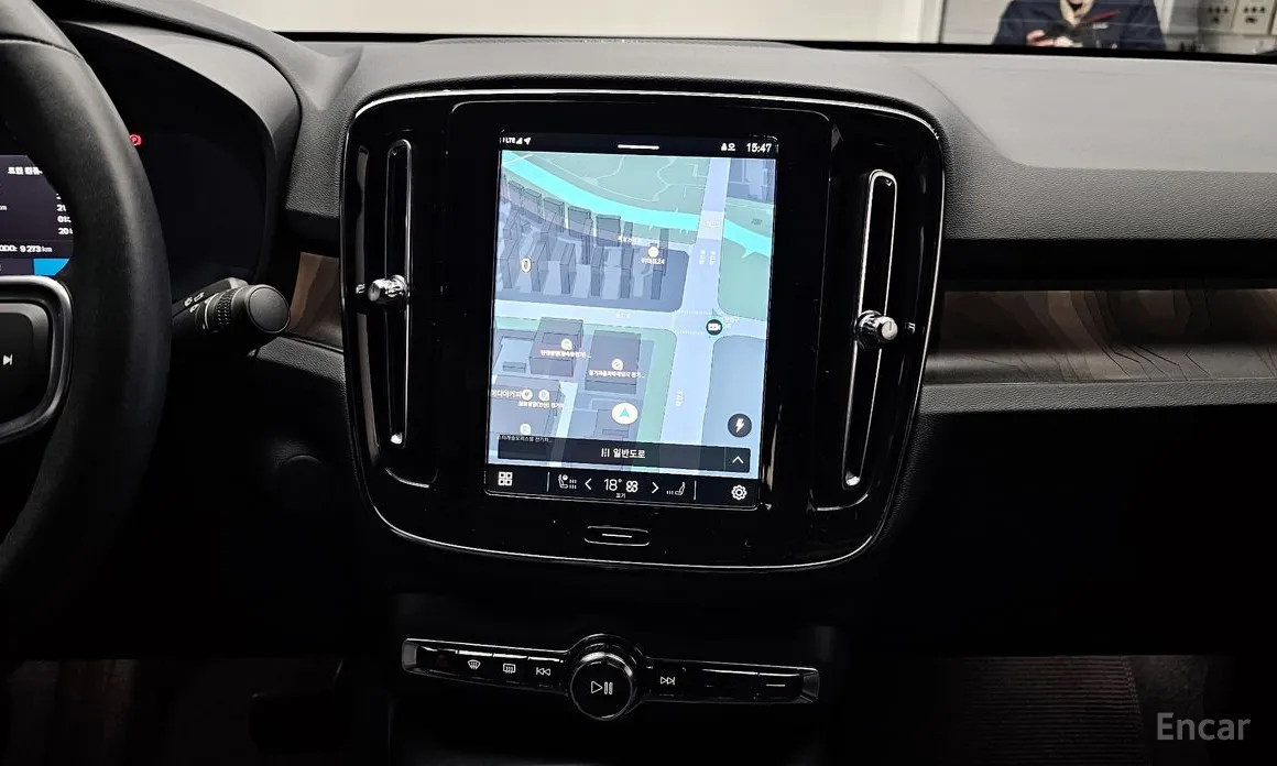 Фото 19 - Volvo C40