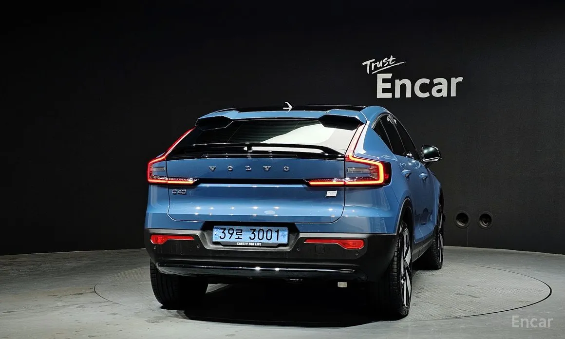 Фото 4 - Volvo C40