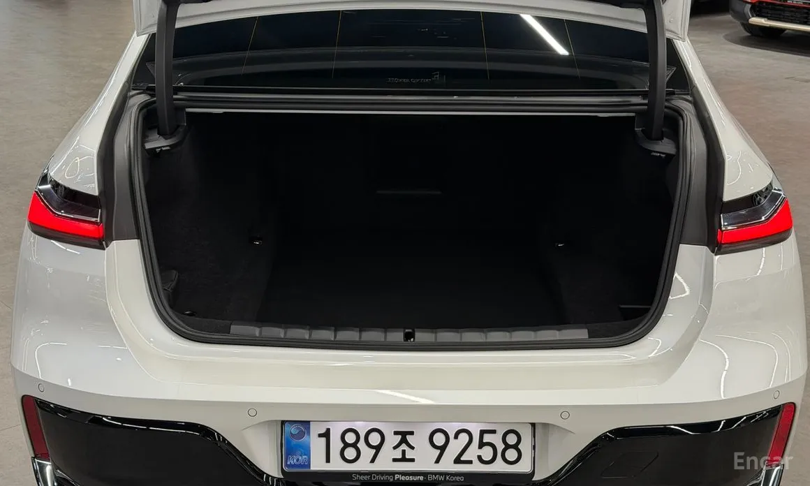 Фото 11 - BMW 7 Series