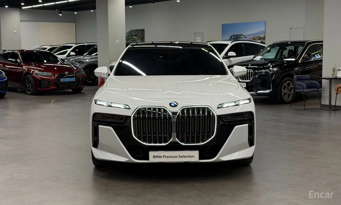 Фото 3 - BMW 7 Series