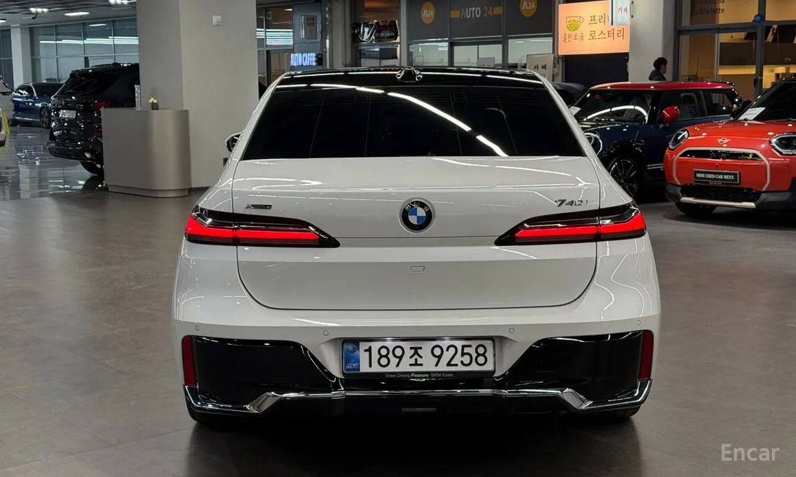 Фото 4 - BMW 7 Series