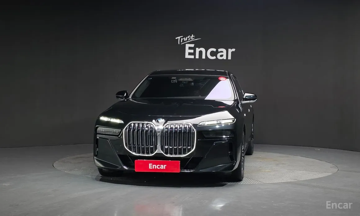 Фото 3 - BMW 7 Series