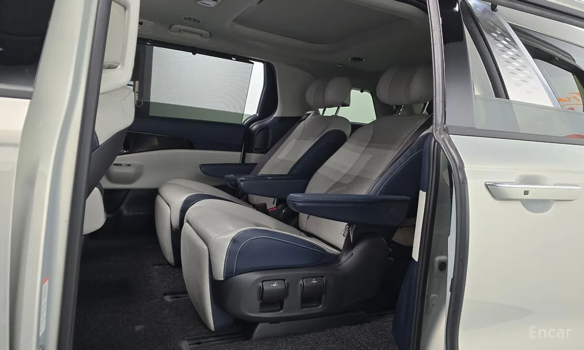 Фото 12 - Kia Carnival