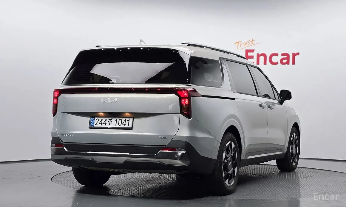 Фото 2 - Kia Carnival