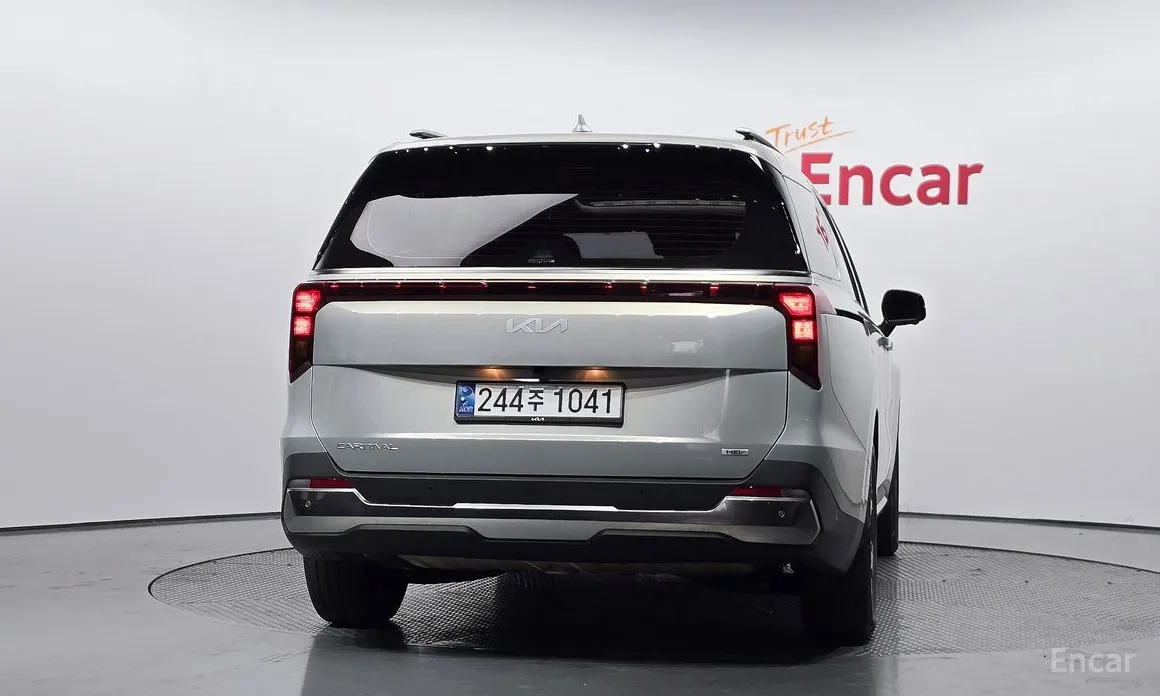 Фото 4 - Kia Carnival