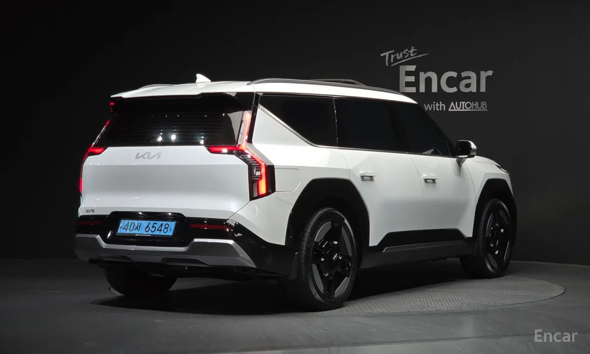 Фото 2 - Kia EV9