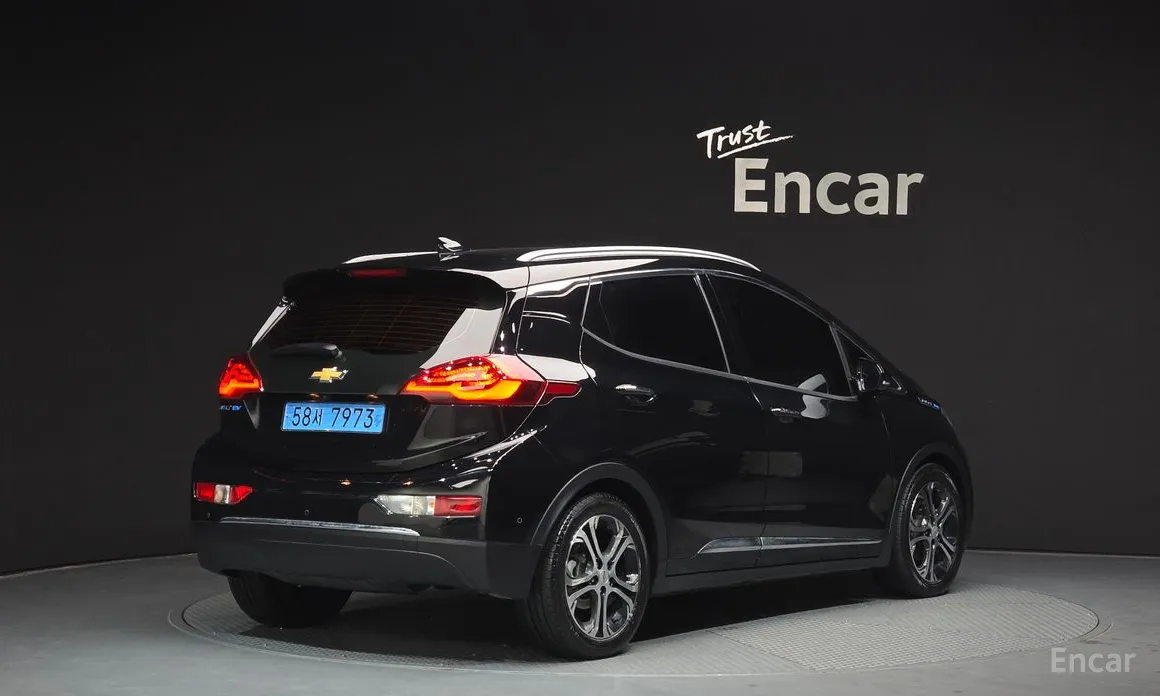 Фото 2 - Chevrolet Bolt EV