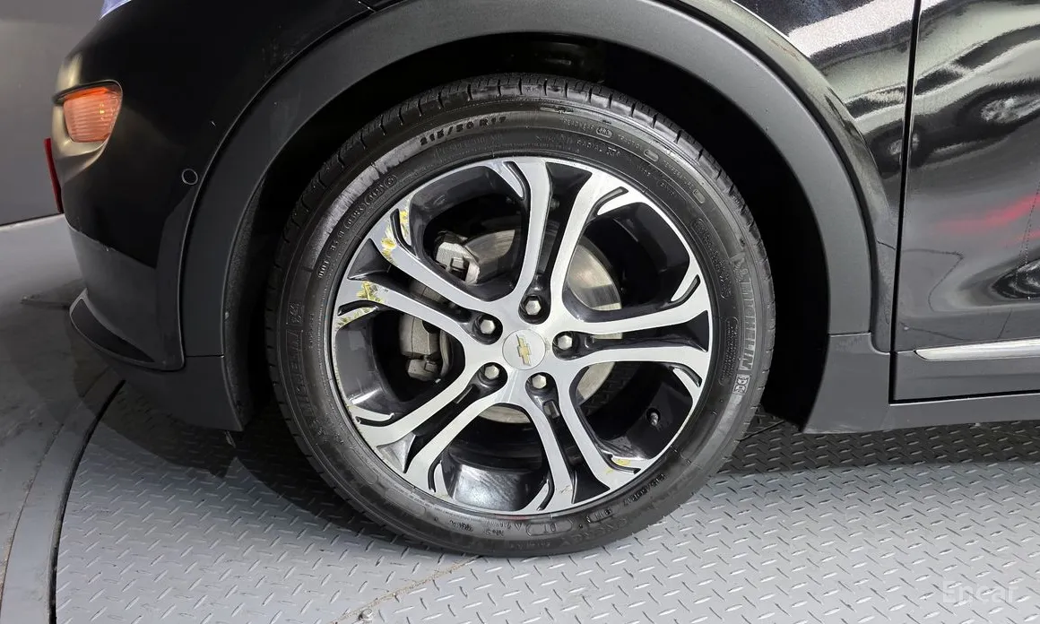 Фото 5 - Chevrolet Bolt EV