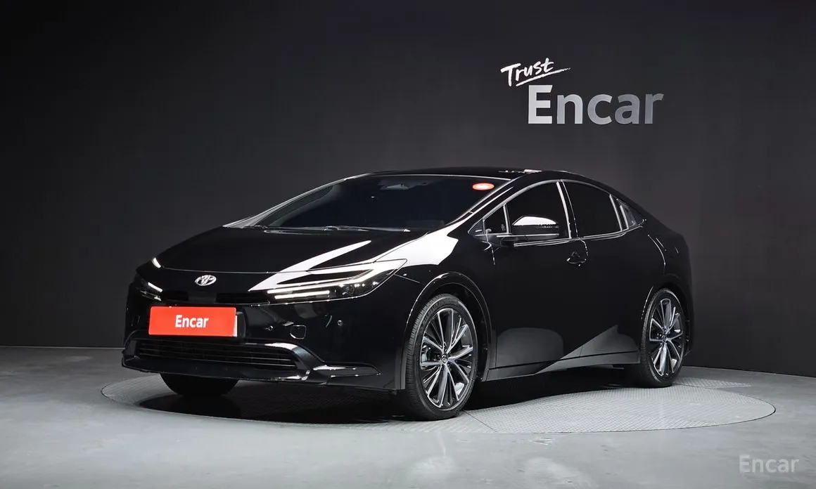 Фото 1 - Toyota Prius