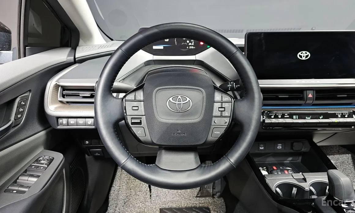 Фото 13 - Toyota Prius