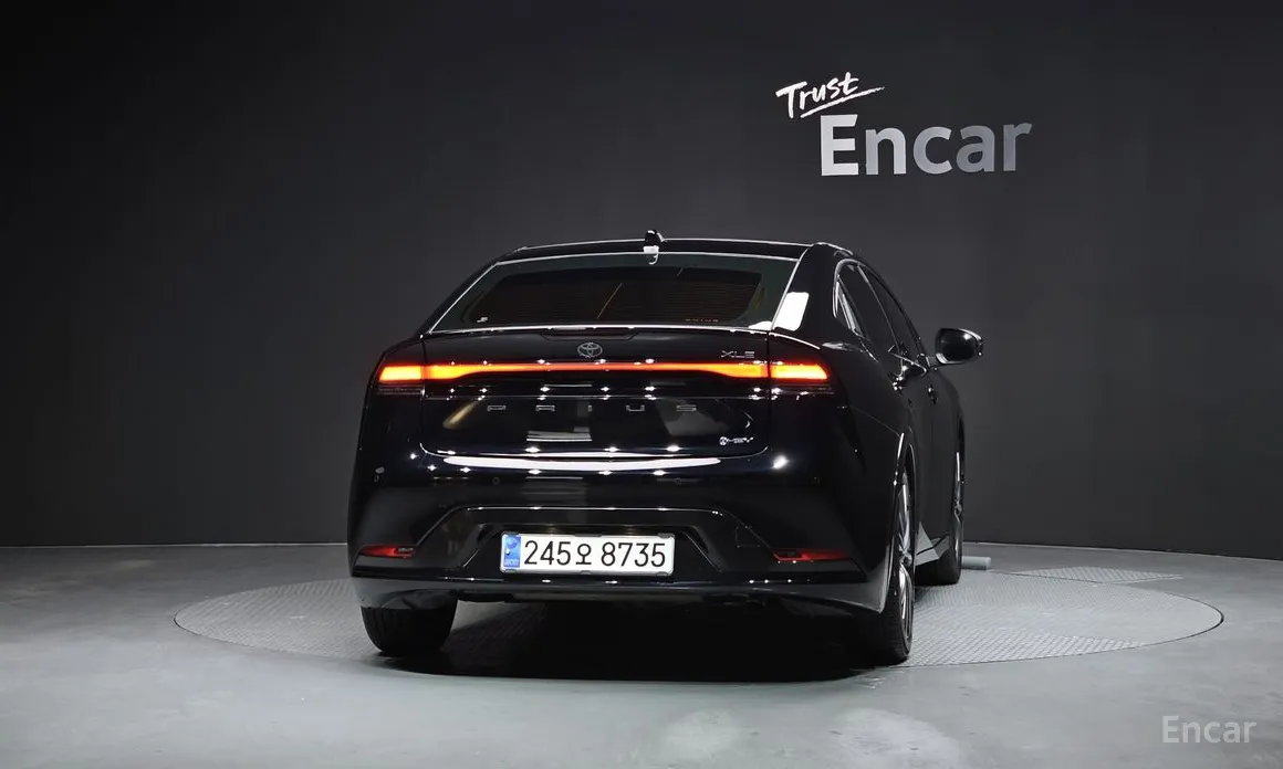 Фото 4 - Toyota Prius