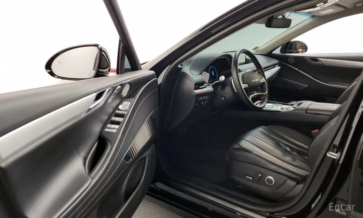 Фото 10 - Genesis G80