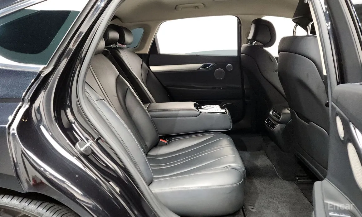 Фото 12 - Genesis G80