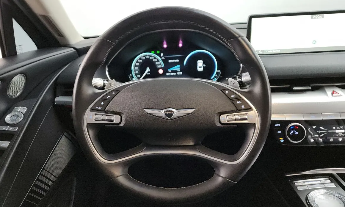 Фото 13 - Genesis G80