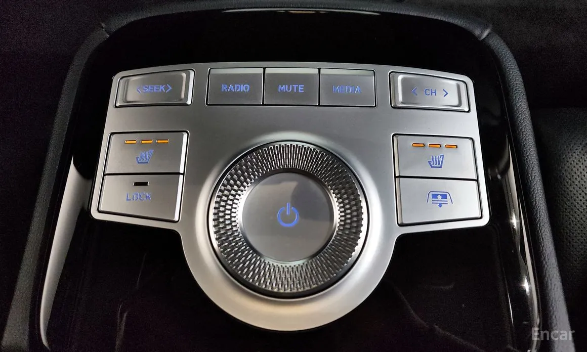 Фото 18 - Genesis G80