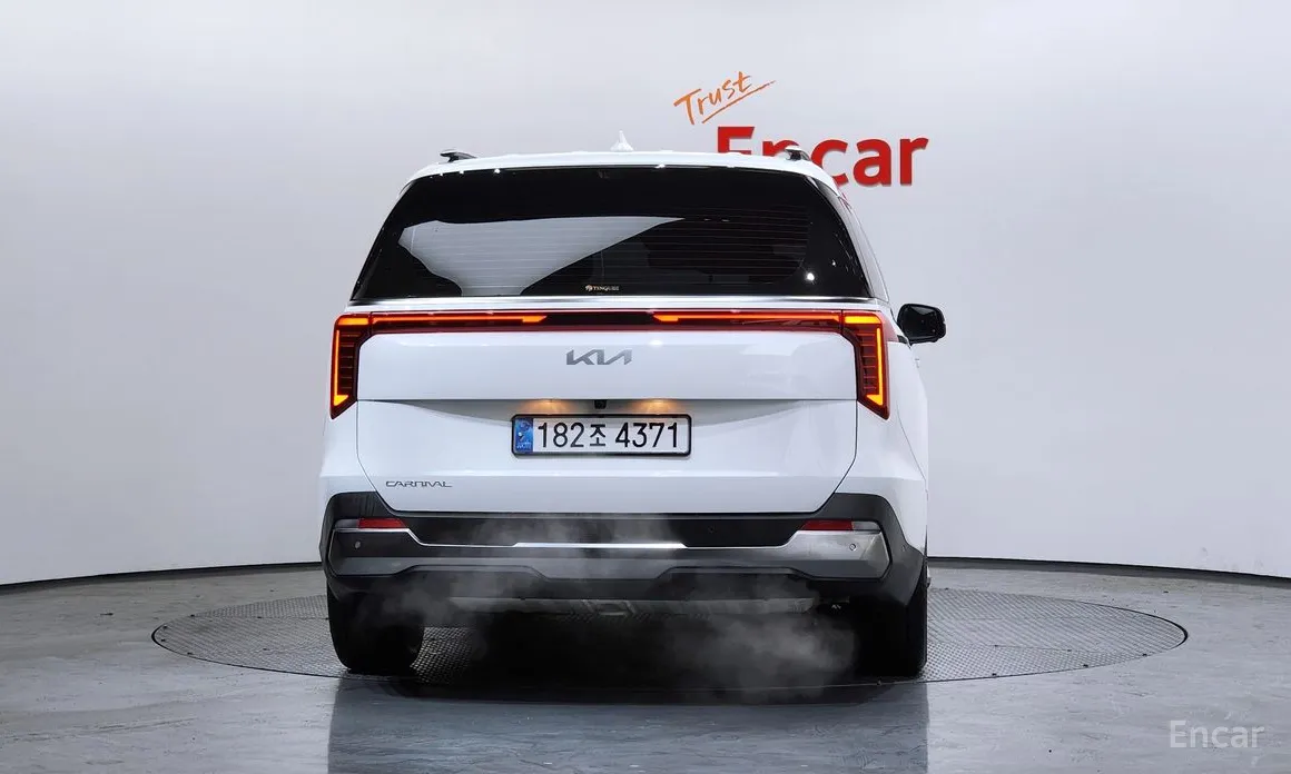 Фото 4 - Kia Carnival