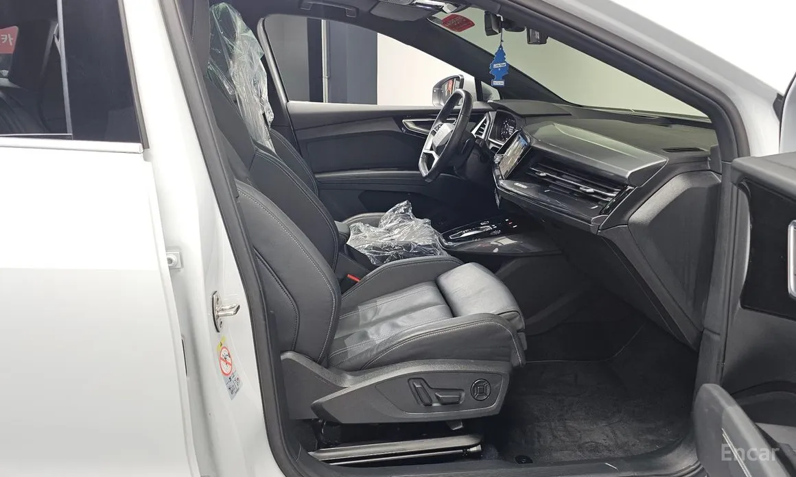 Фото 11 - Audi Q4 e-tron