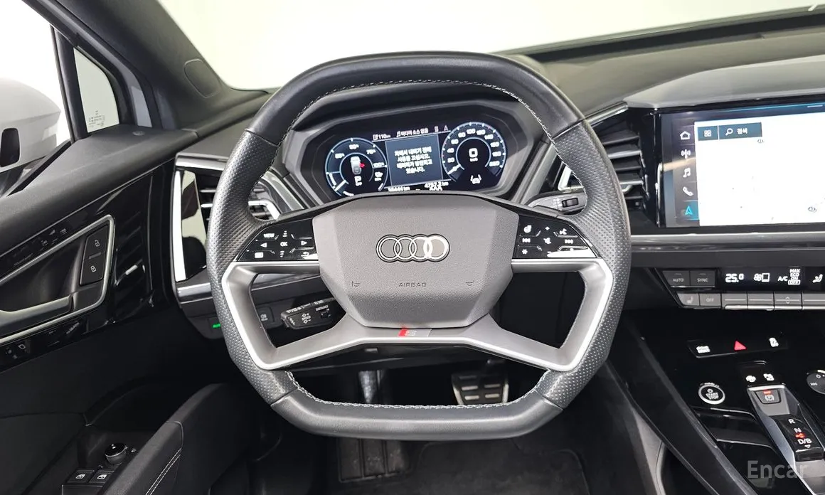 Фото 13 - Audi Q4 e-tron