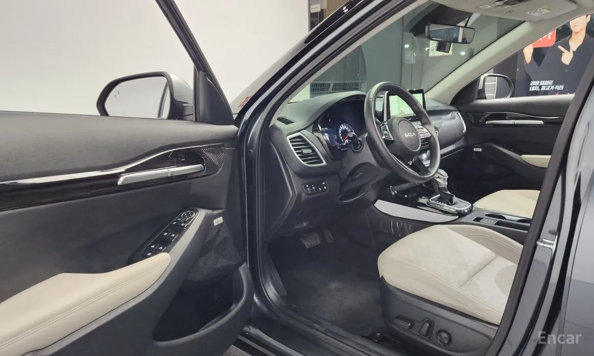 Фото 10 - Kia Seltos