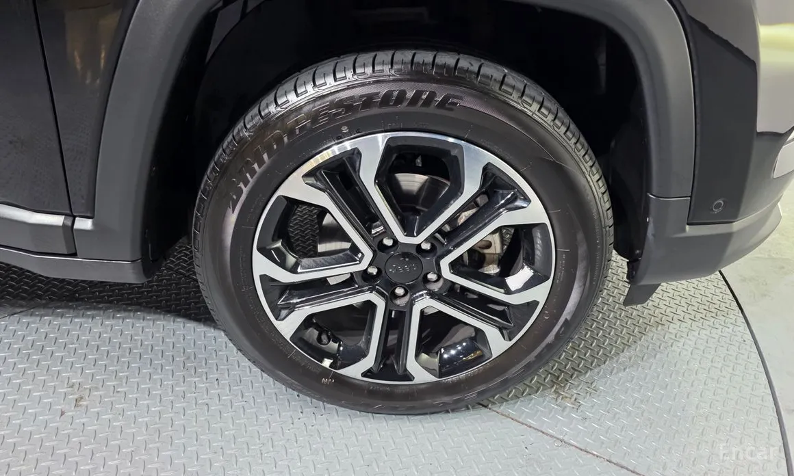 Фото 5 - Jeep Compass