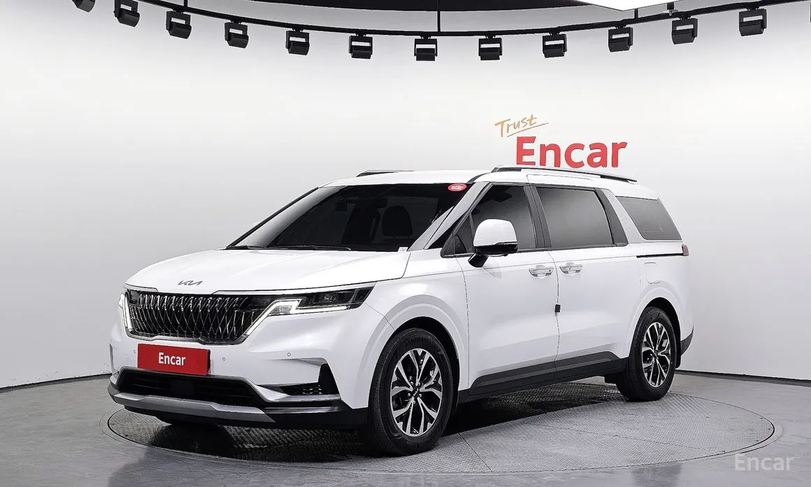 Photo 1 - Kia Carnival