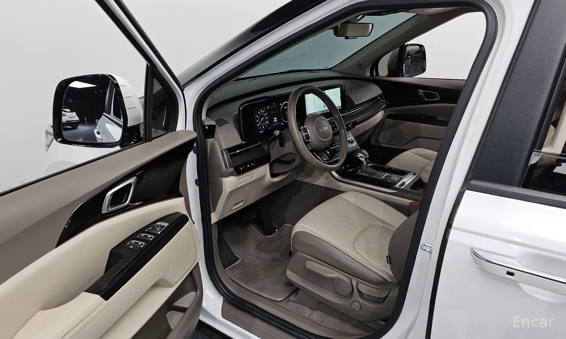 Photo 10 - Kia Carnival