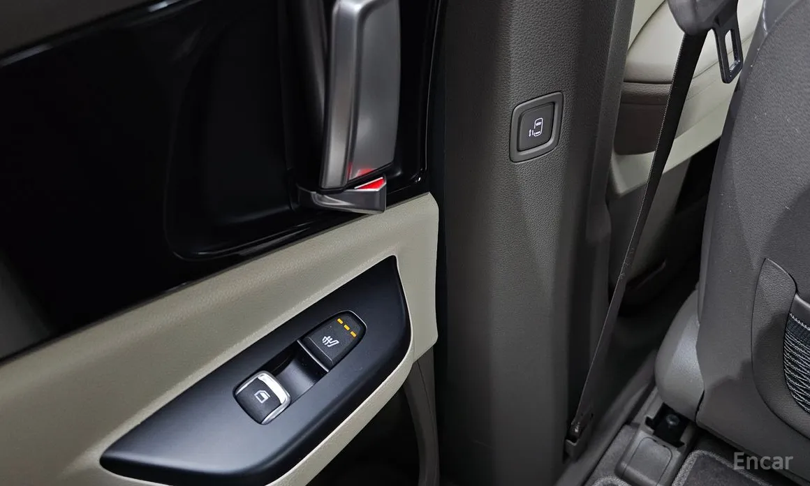 Photo 18 - Kia Carnival