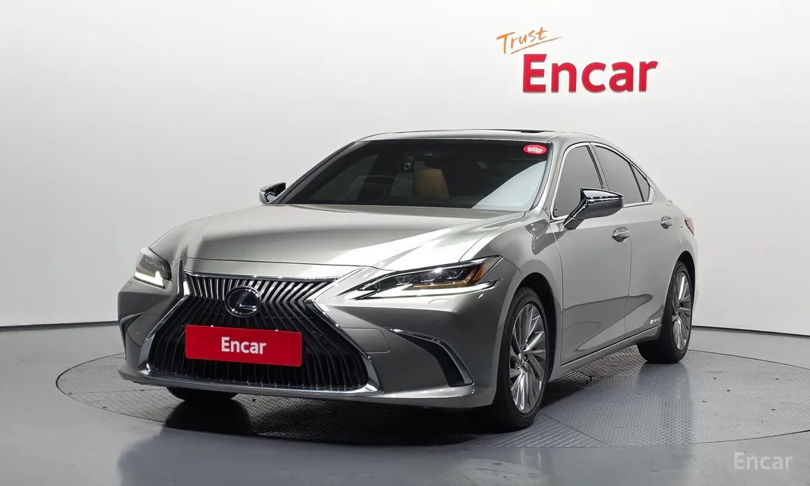 Фото 1 - Lexus ES