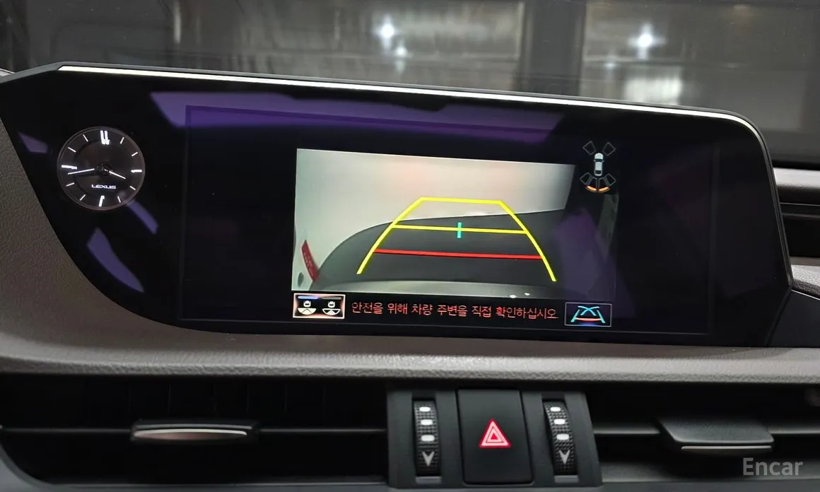 Фото 16 - Lexus ES