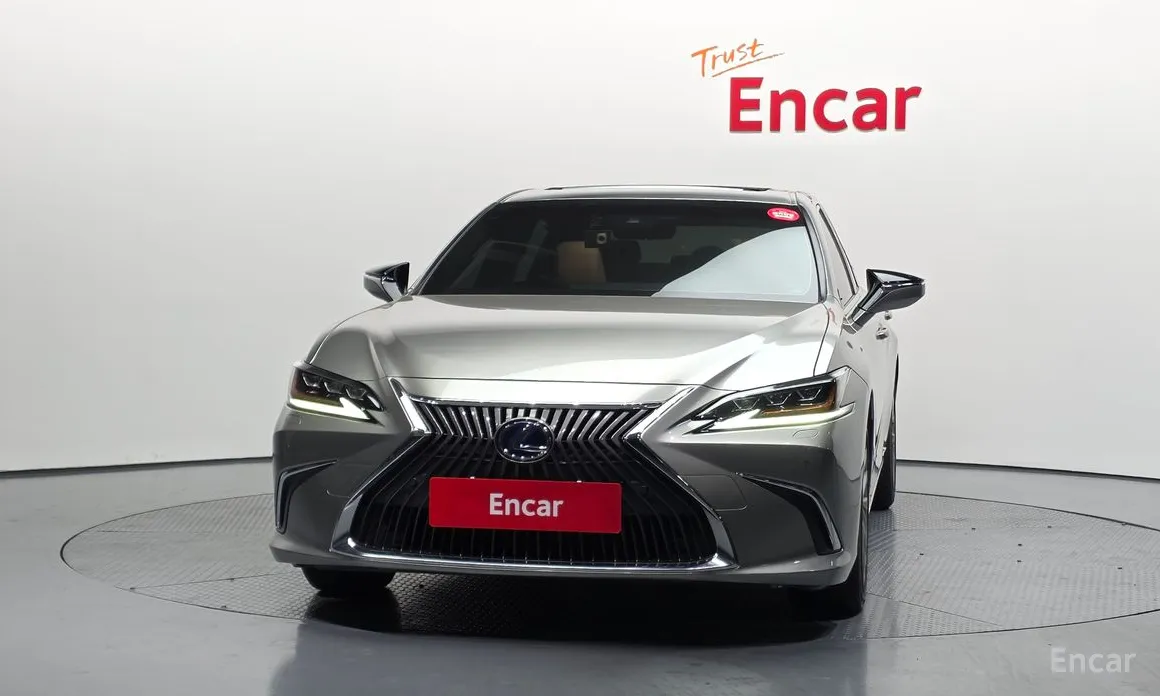 Фото 3 - Lexus ES