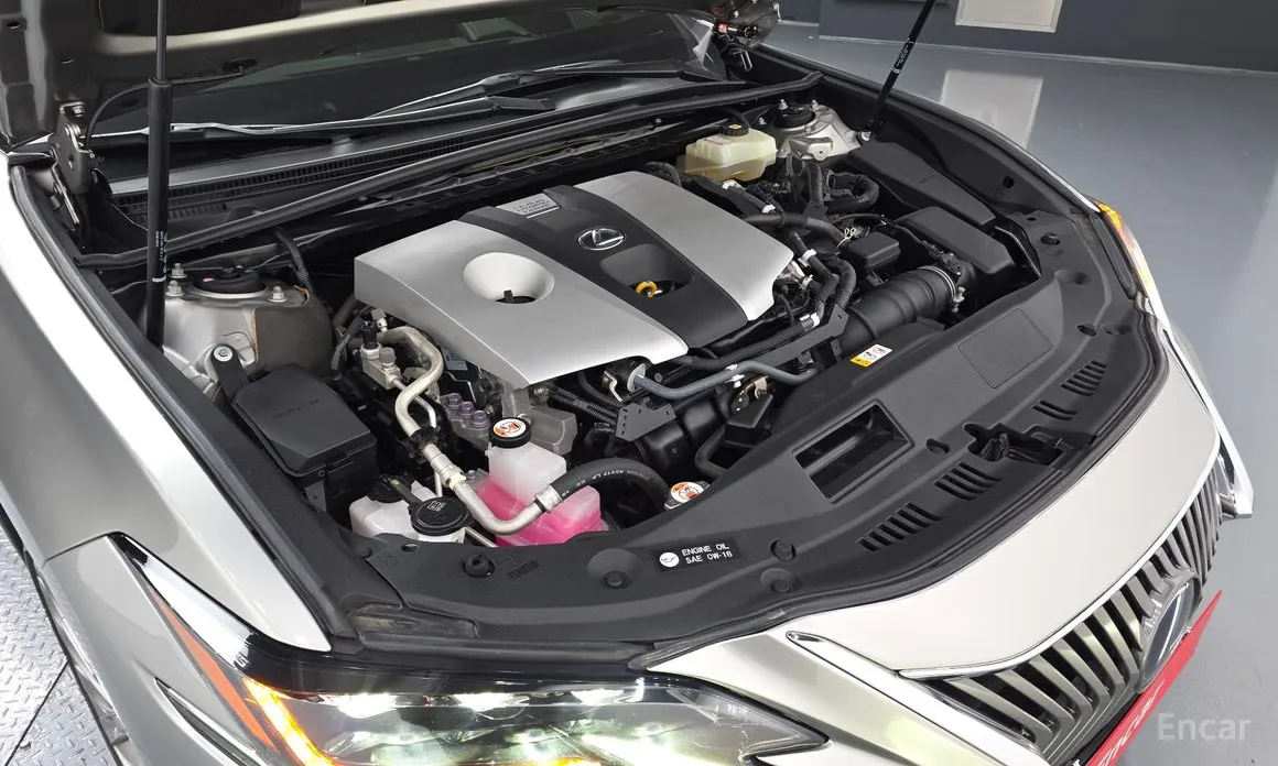 Фото 6 - Lexus ES