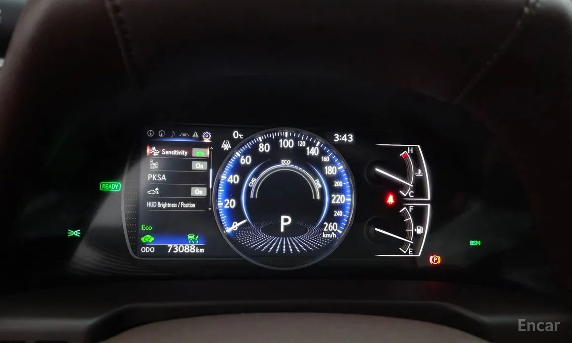 Фото 8 - Lexus ES