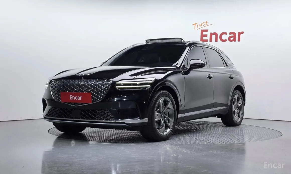 Фото 1 - Genesis GV70