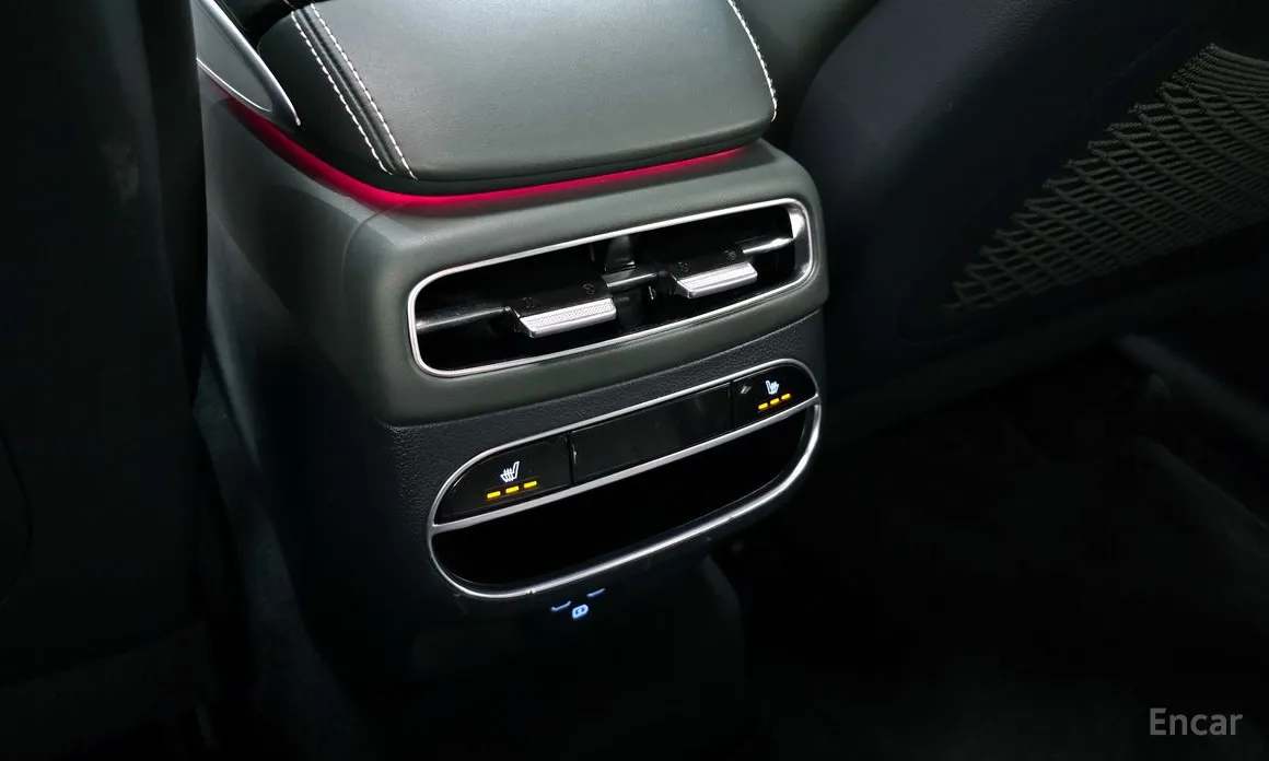 Фото 18 - Genesis GV70