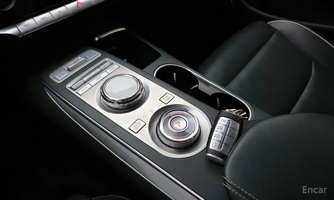 Фото 9 - Genesis GV70