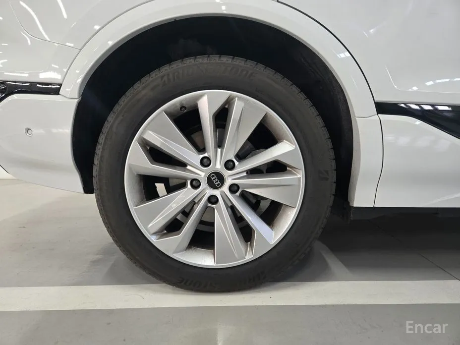 Фото 5 - Audi Q6 e-tron